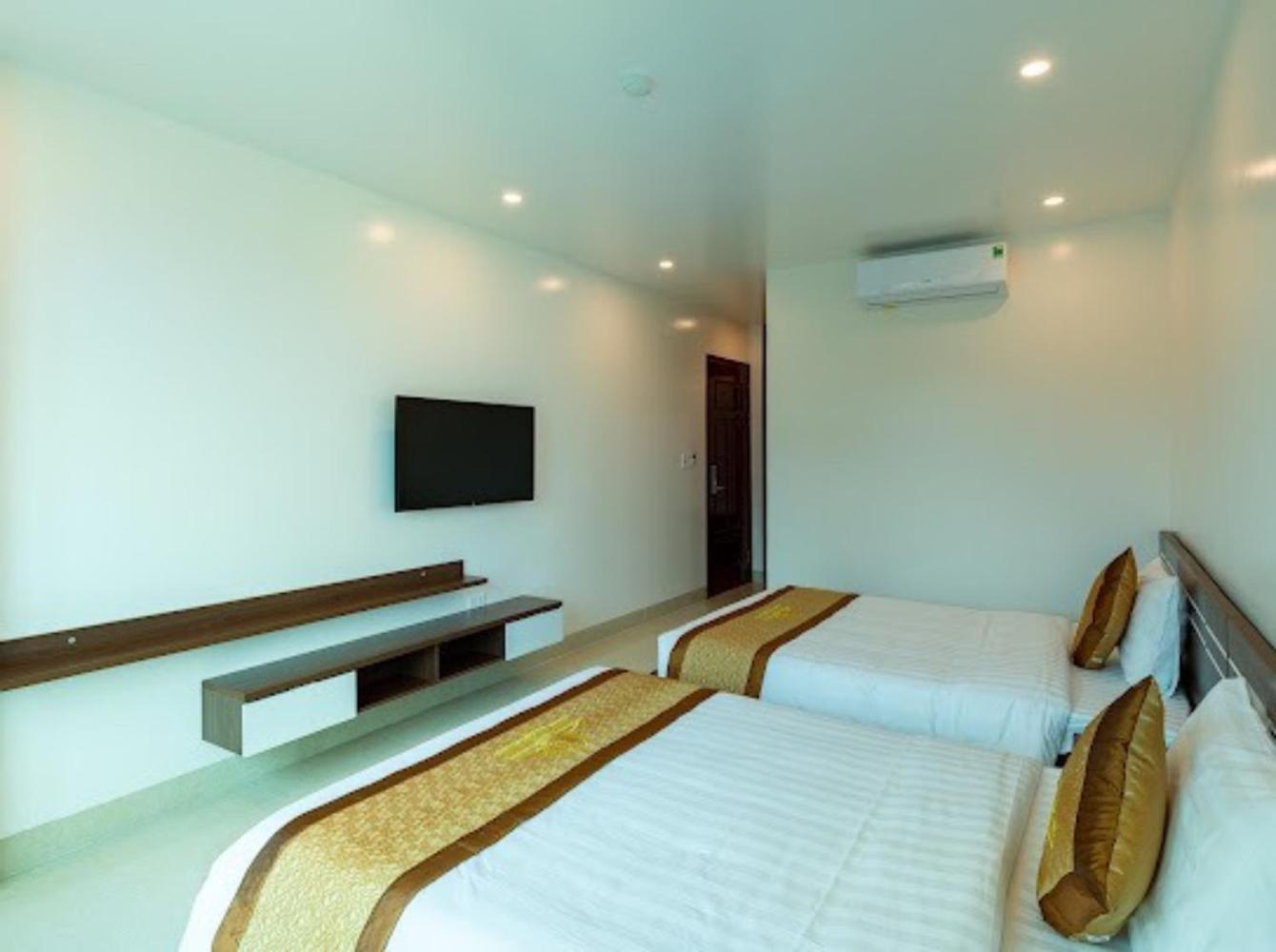 Tung Quang Hotel Dong Khe Sau Exterior photo